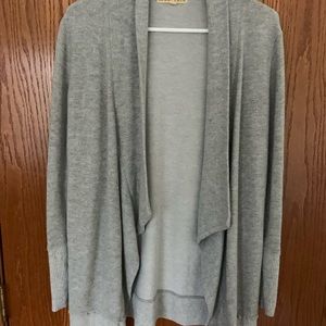 super cute cardigan!